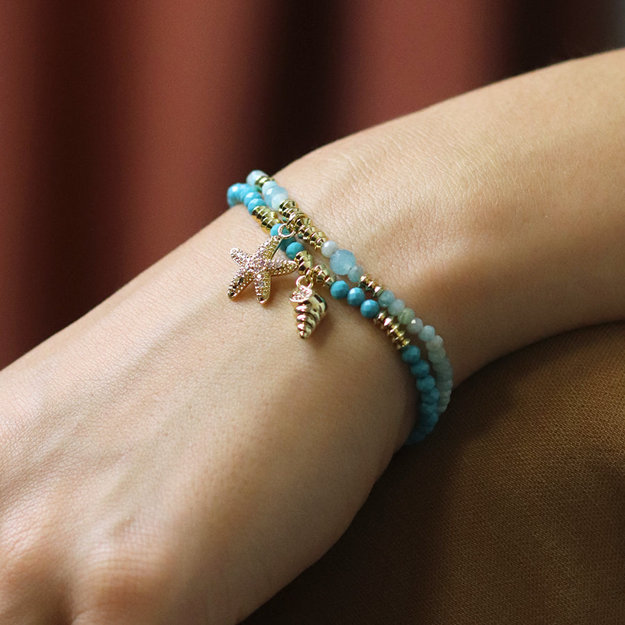 4416 - Golden Shell Charm & Turquoise Bead Bracelet