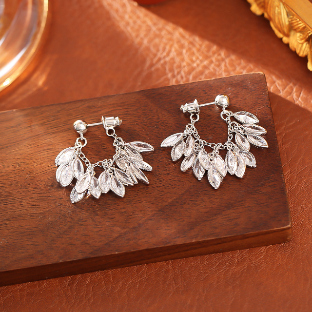 Leaf Chain Earrings - Silver