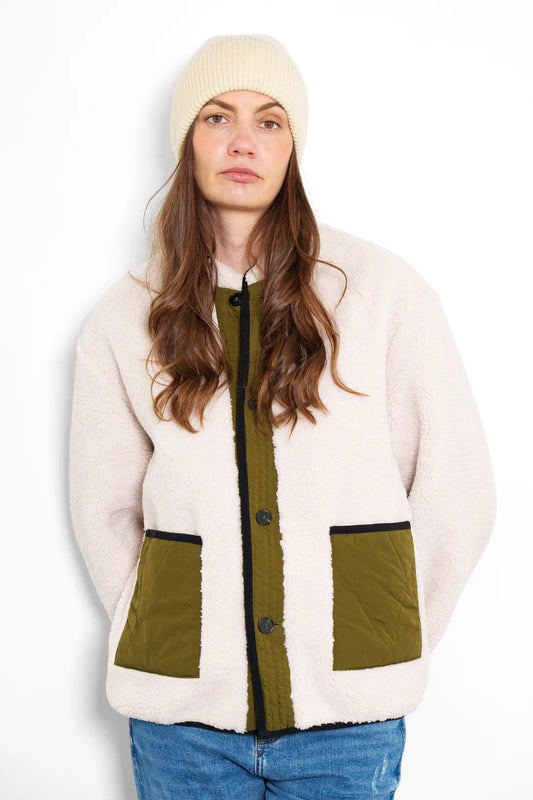 Connie, Reversible Jacket - Khaki/Cream Borg