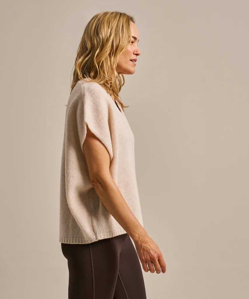 Oatmeal Sleevless Layering Knit