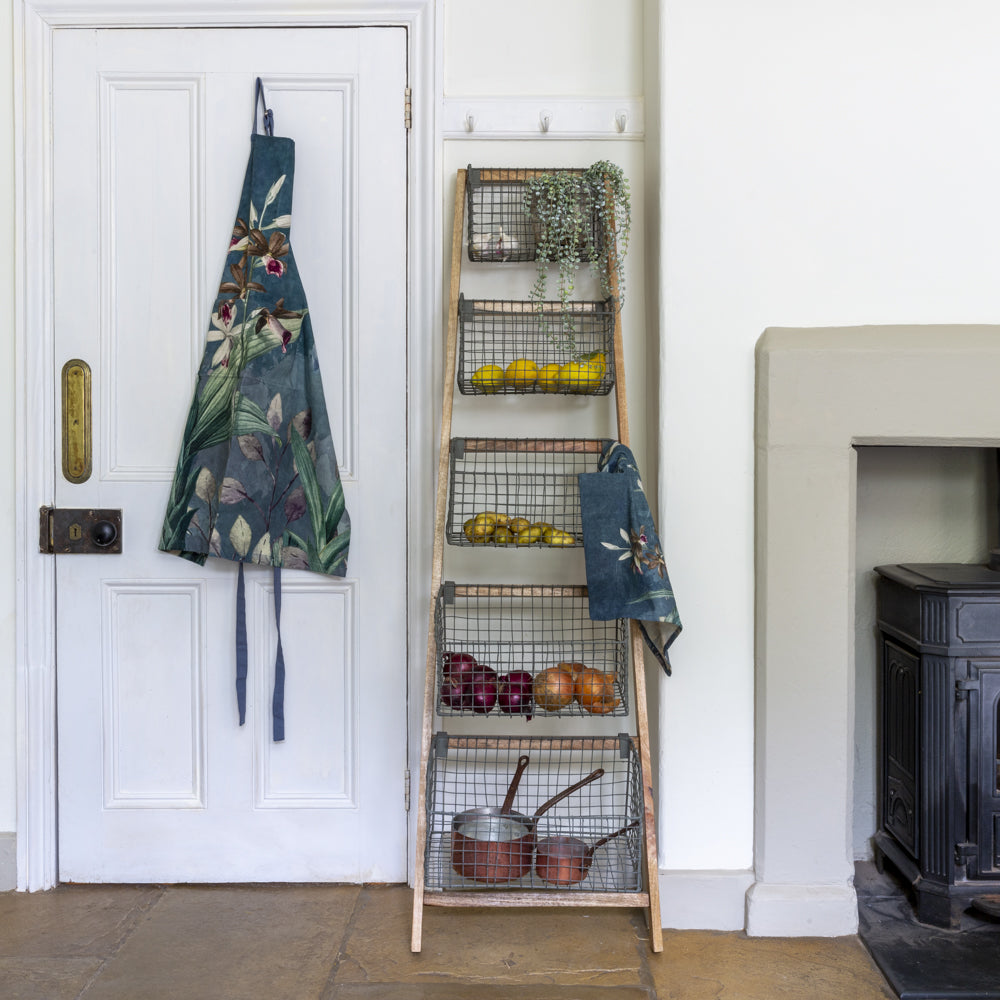 Display Ladder with Wire Basket