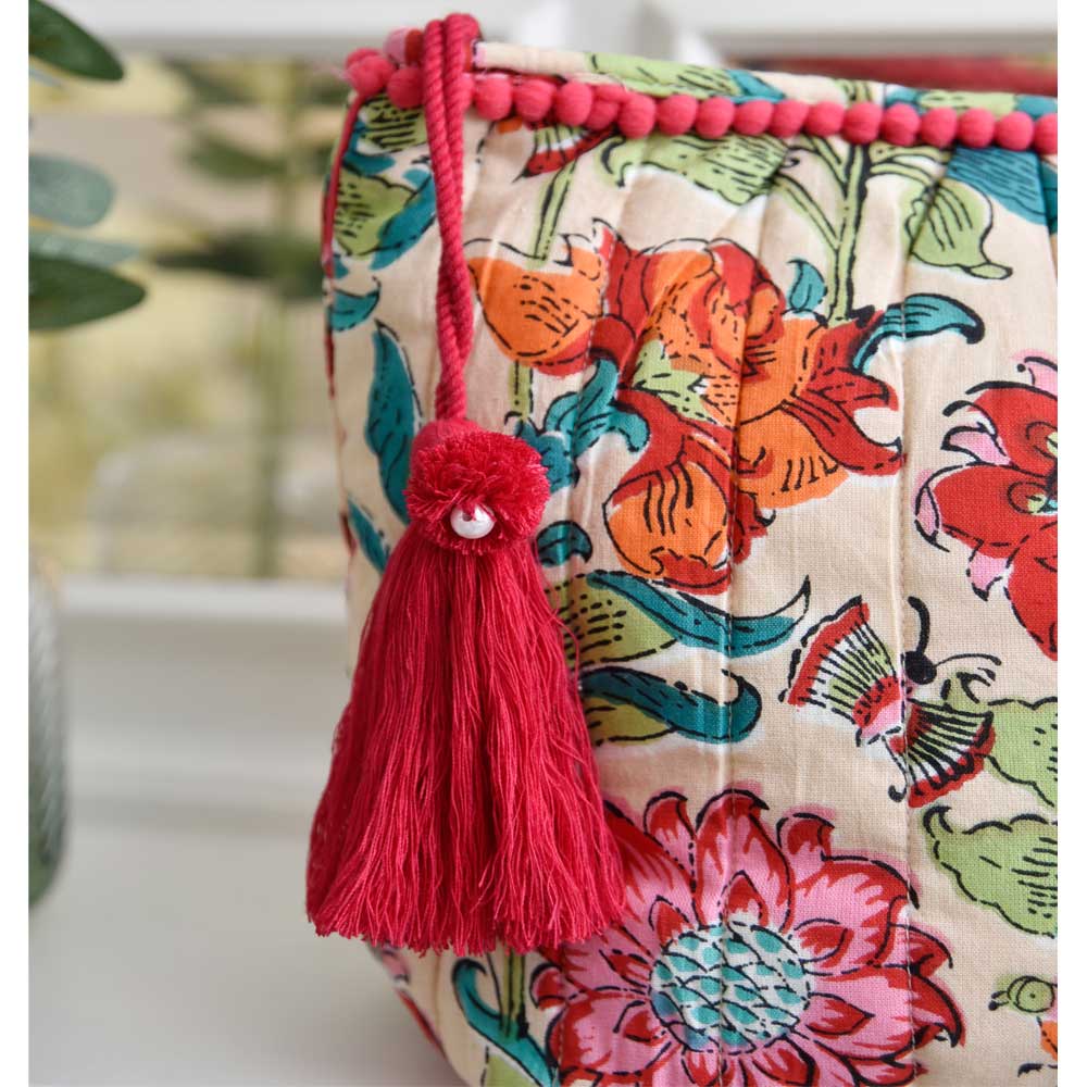 Floral Garden Print Lined Wash Bag