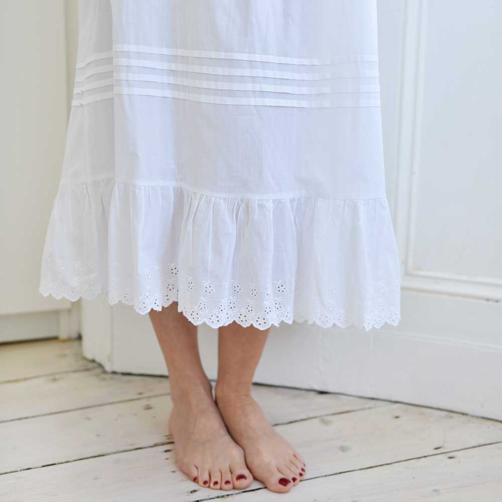 Eva, White Nightdress