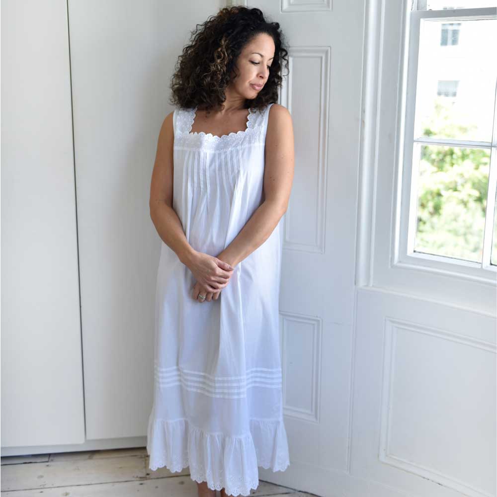 Eva, White Nightdress