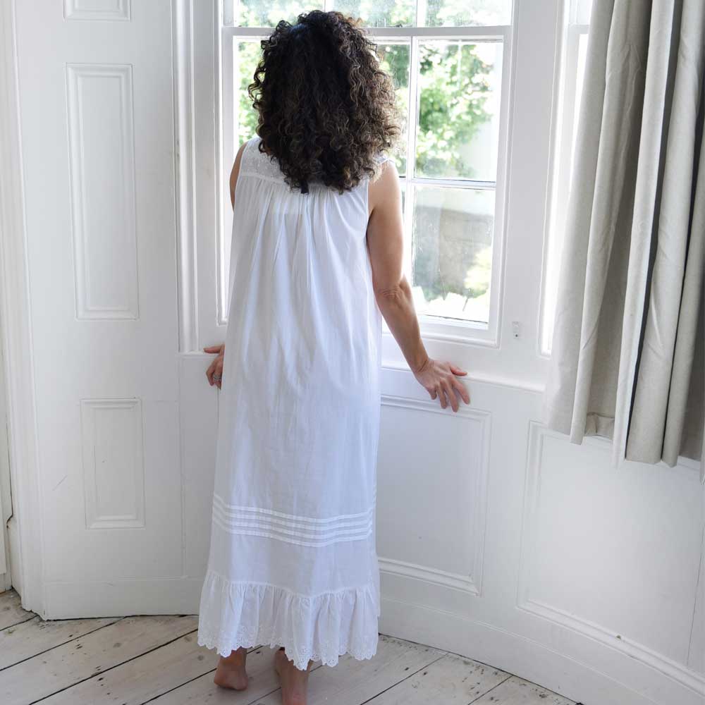 Eva, White Nightdress