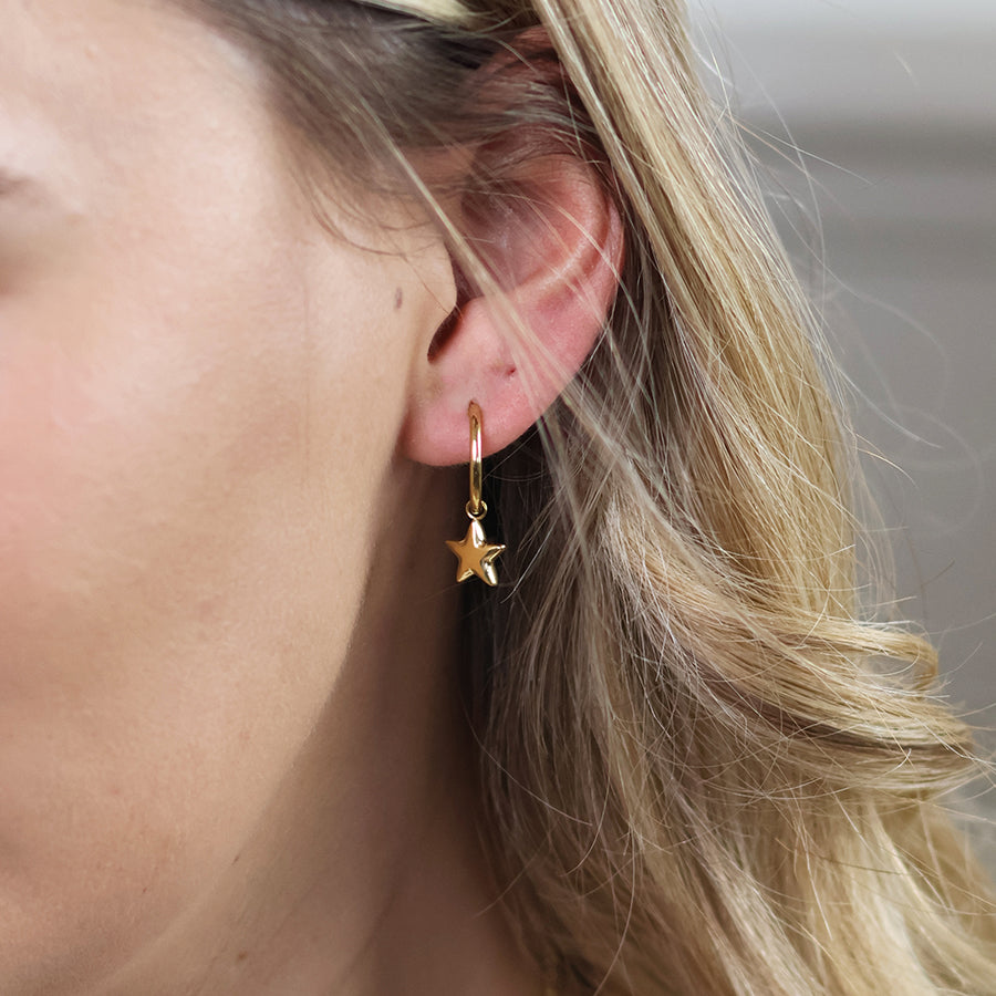 (156) Starlet, Star Charm Earrings