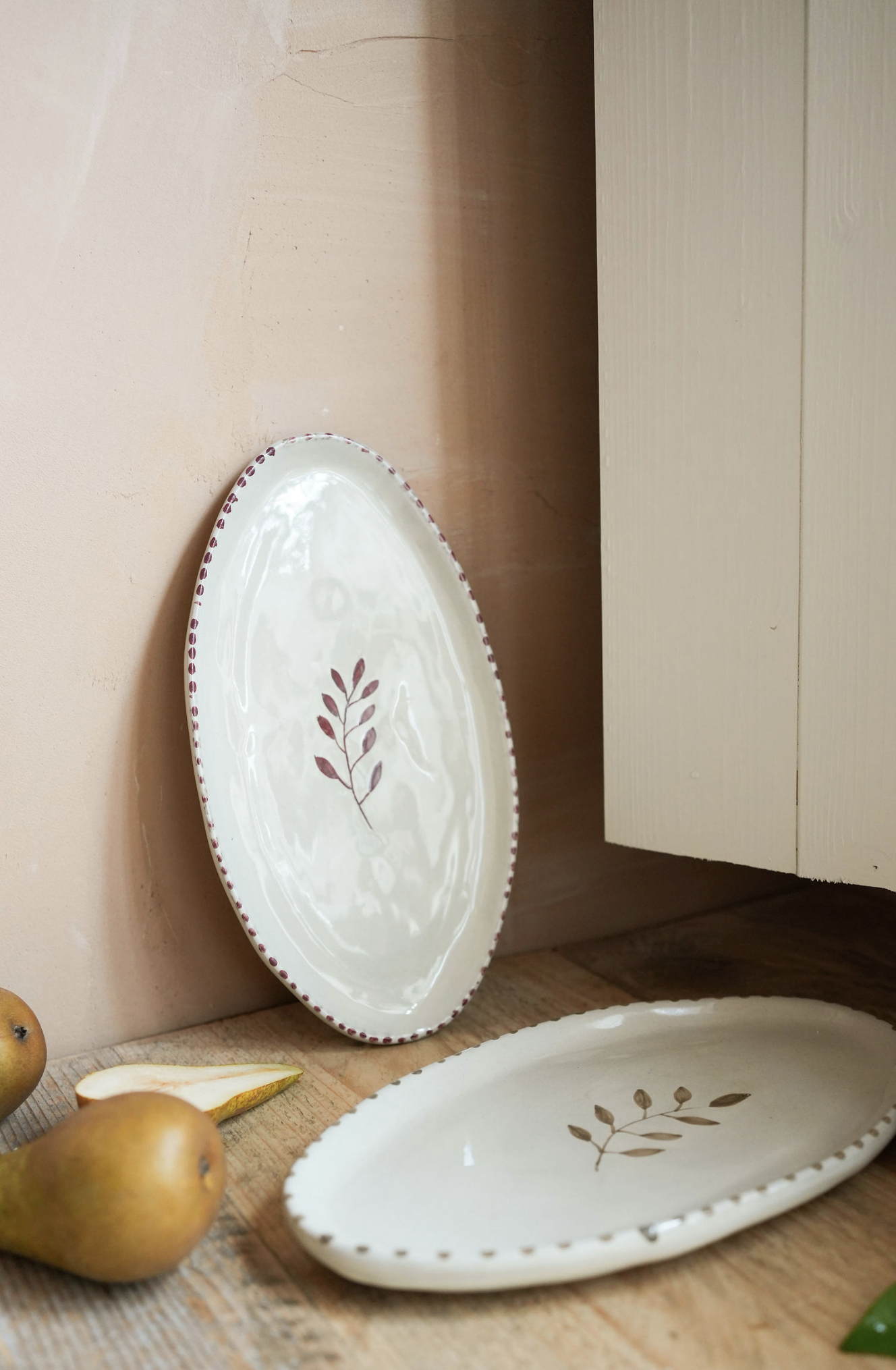Hand Painted Botanic Oval Plate - Brick