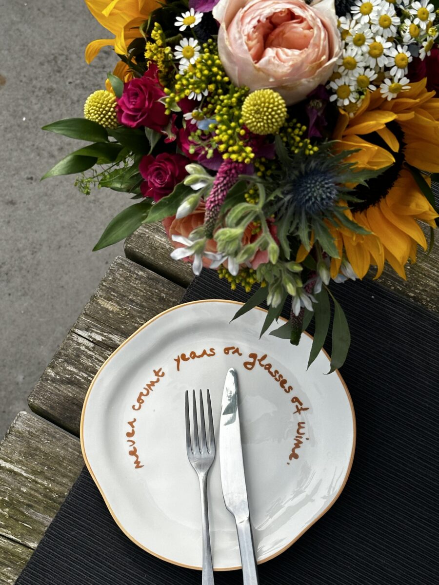Slogan Plate - Never Count Years Or Glasses Of Wine